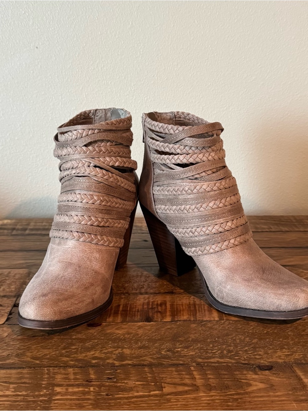 ⭐ 2/$20 Fergie Taupe Braided Strap Ankle Boots Back Zip Size 9